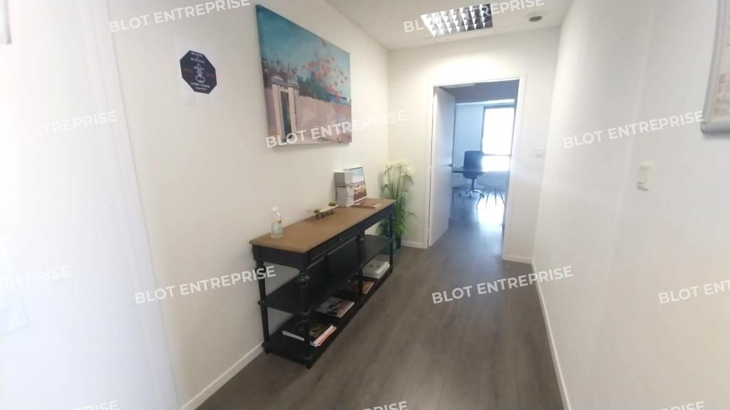 Location bureaux 54 m² non divisibles