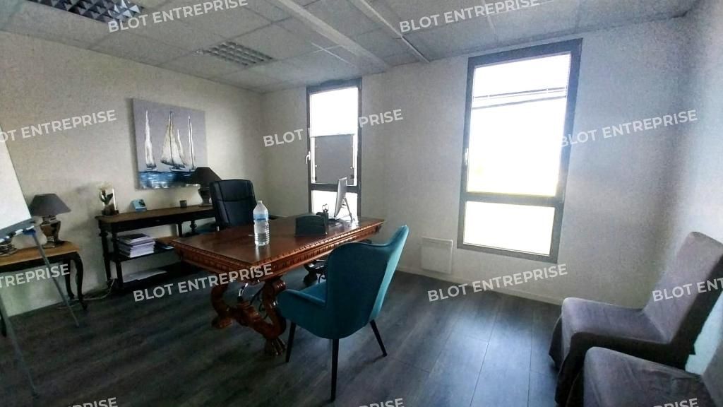 Location bureaux 54 m² non divisibles