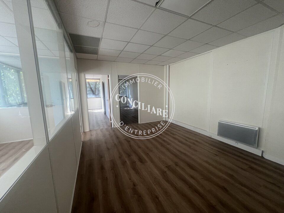 Location bureaux 80 m² non divisibles