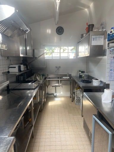 Vente entrepôts 2000 m² non divisibles