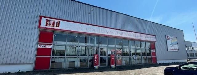 Location entrepôts 760 m² non divisibles