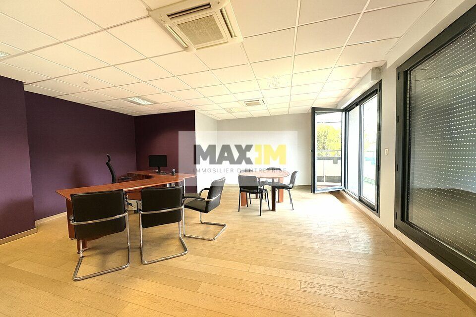 Bureaux lumineux, idéalement situés – Tram au pied de l'immeuble