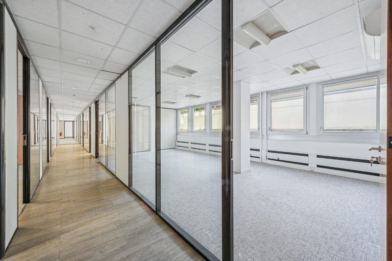 275 m² pour ce bureaux en location à Paris