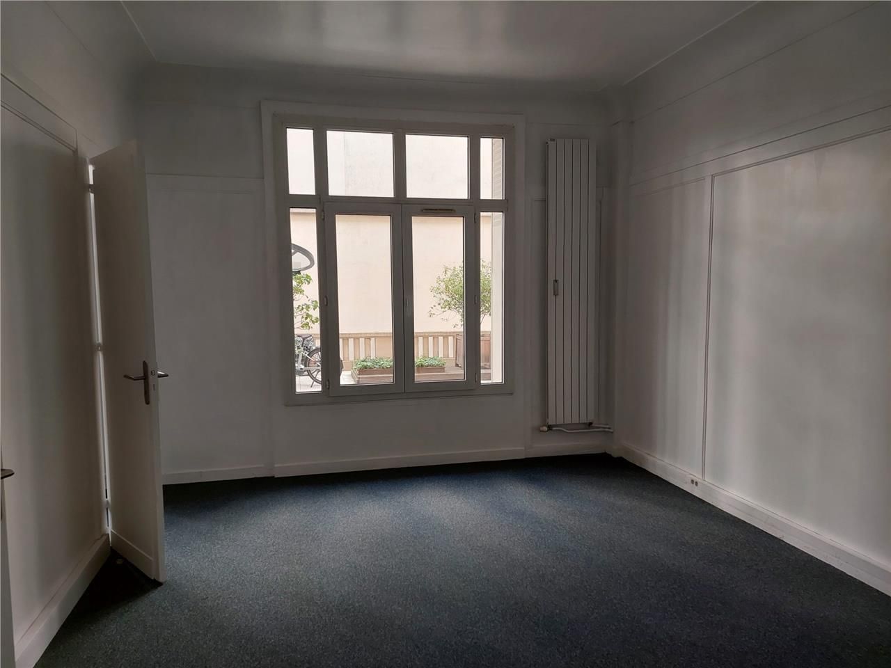 64 m² pour ce bureaux en location à Paris