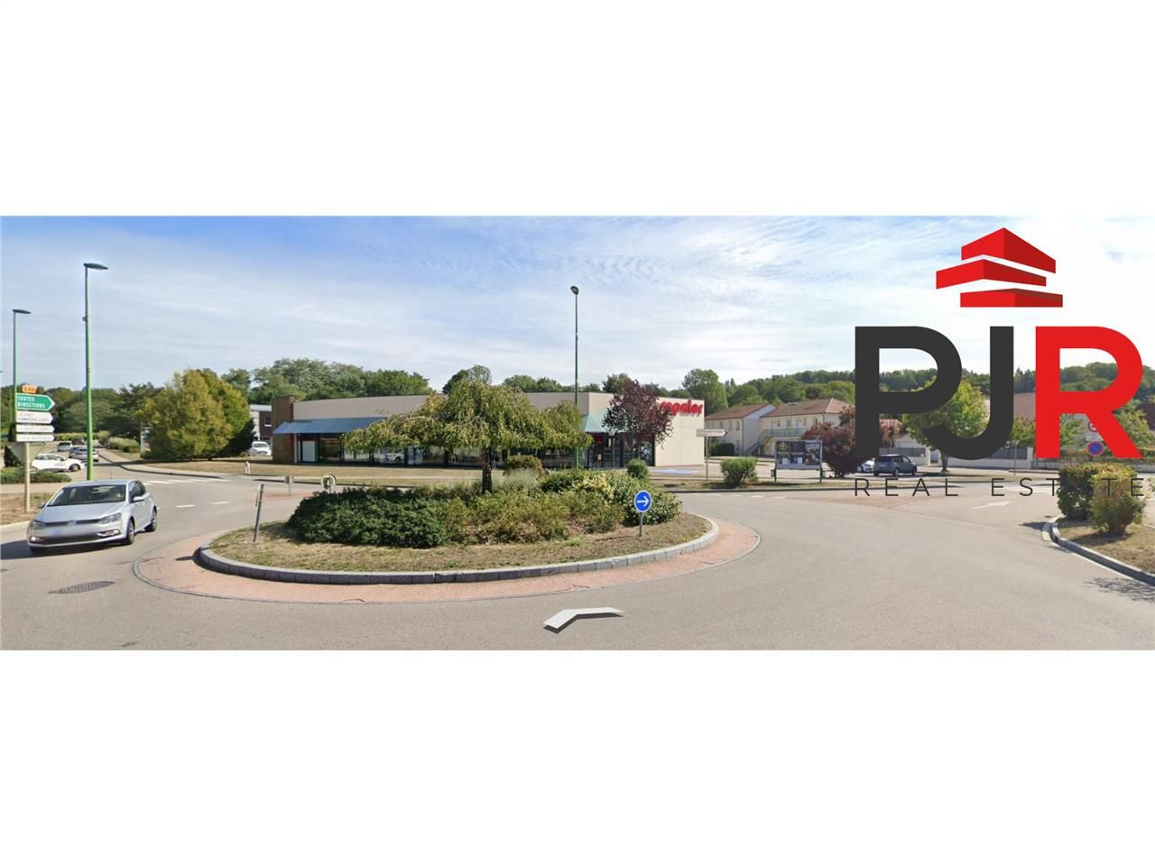 Location local commercial 896 m² à Golbey