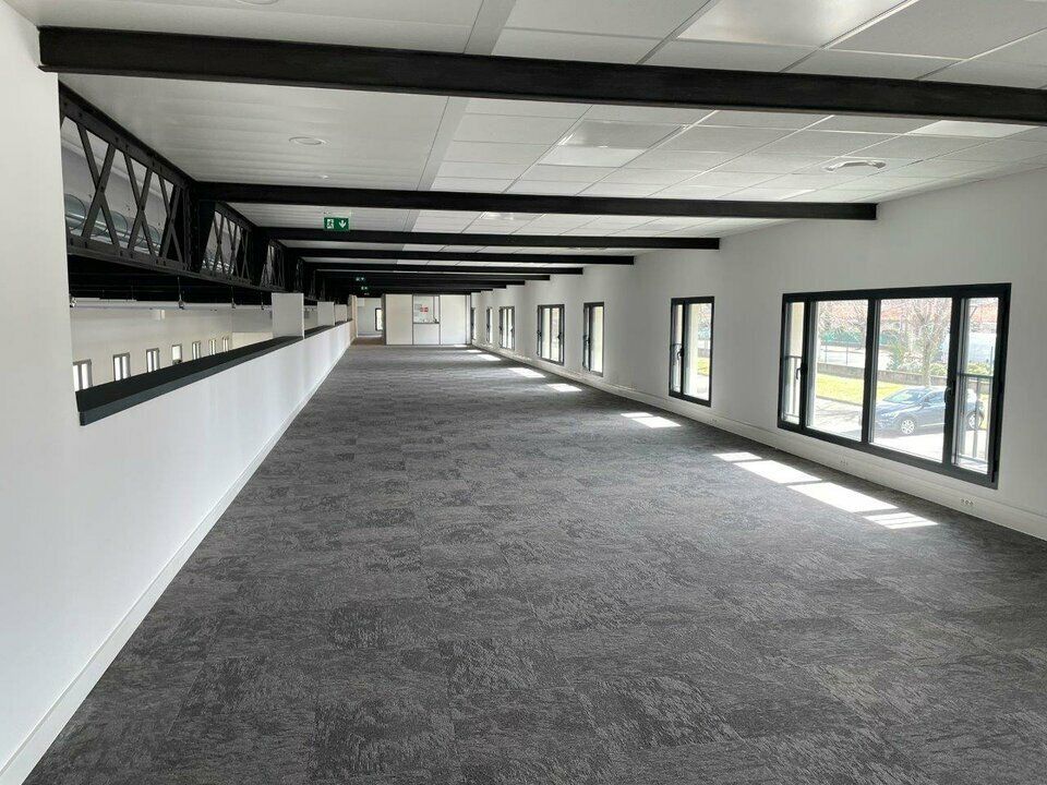 Vente local professionnel 1824 m² divisibles à partir de 512 m²