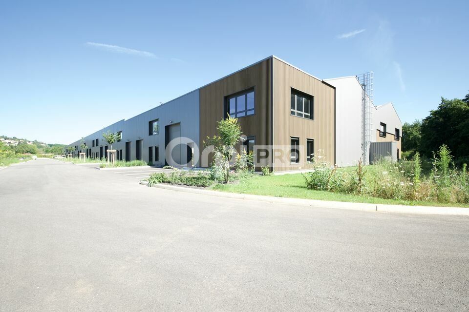 Location local d''activites 234 m² non divisibles