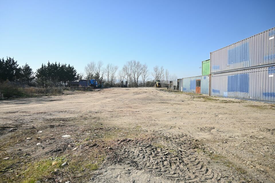 A LOUER - TERRAIN 3 000 M² - TERNAY