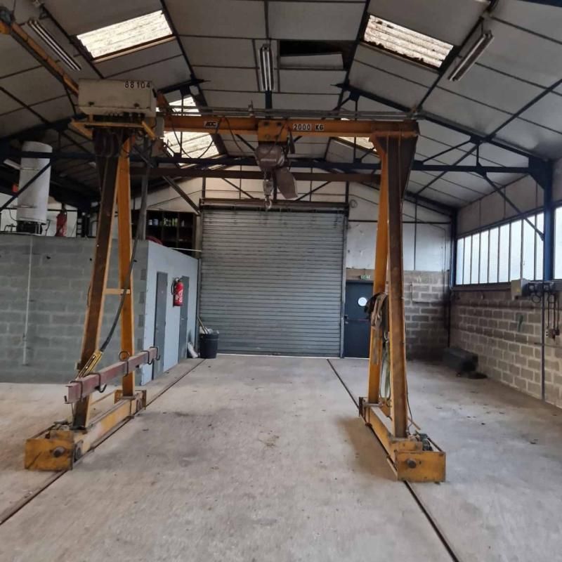 Vente entrepôts 570 m² non divisibles