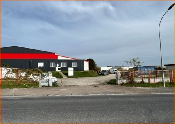 Location entrepôts 565 m² non divisibles