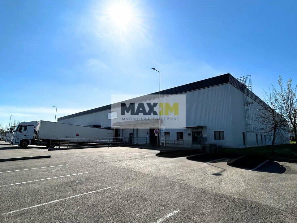 Location local d''activites 1589 m² non divisibles