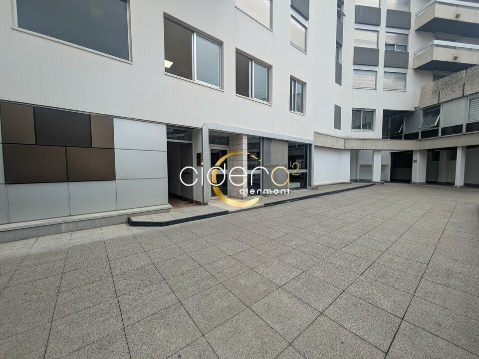 A louer Bureaux rénovés 96 m² en Hypercentre Clermont-Ferrand