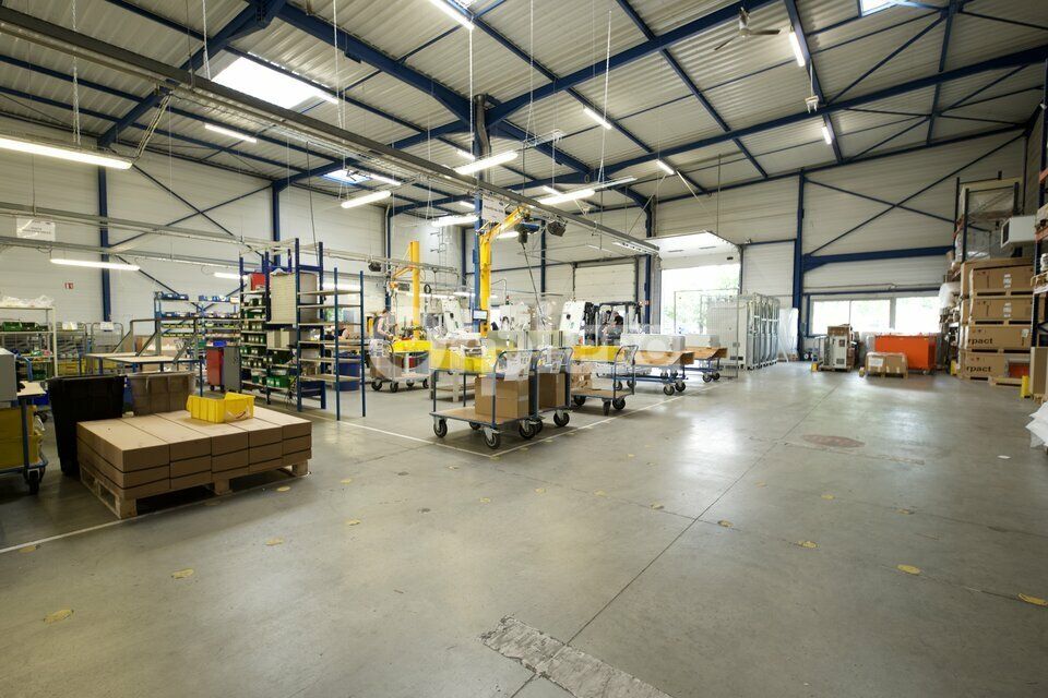 Location local d''activites 2244 m² non divisibles