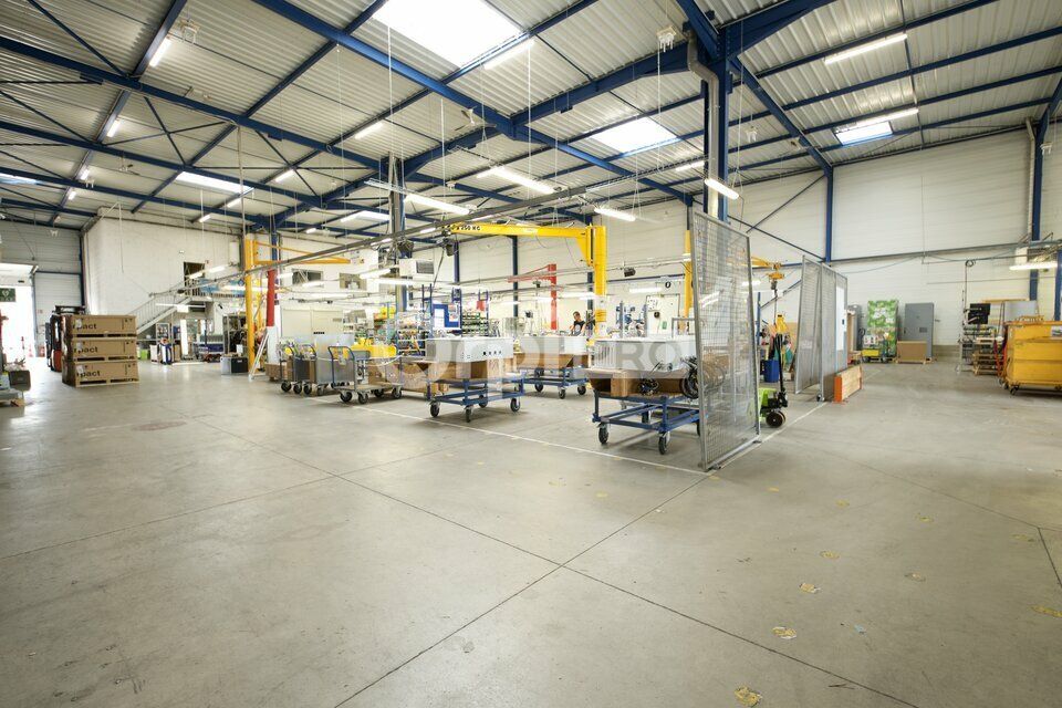 LOCAL D'ACTIVITE A LOUER - DAGNEUX 