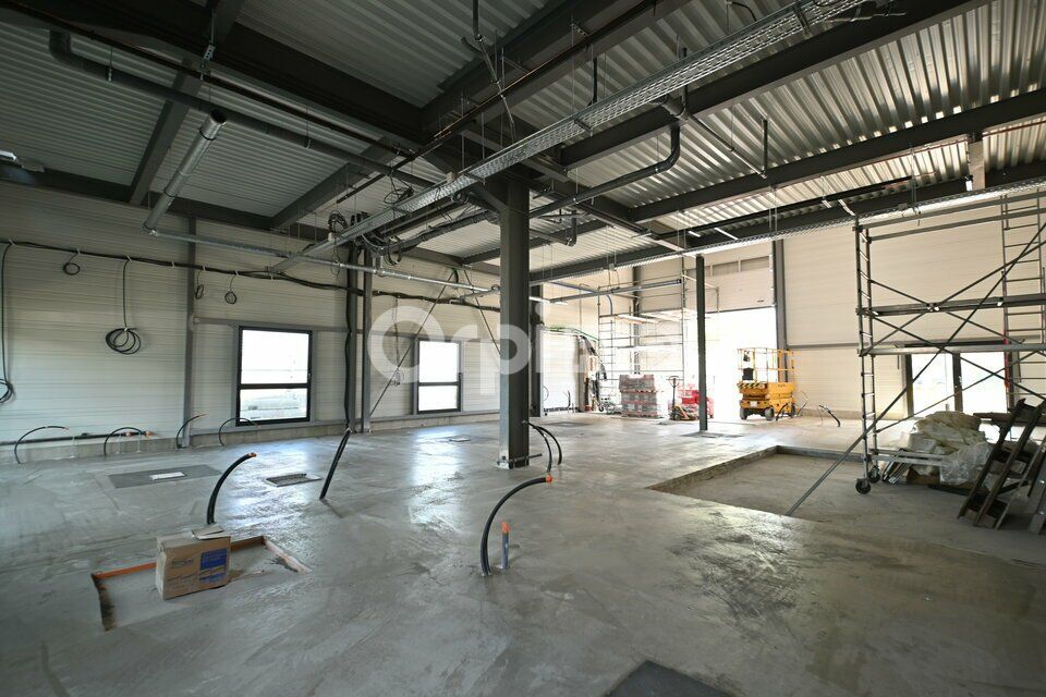 Vente local d''activites 400 m² non divisibles
