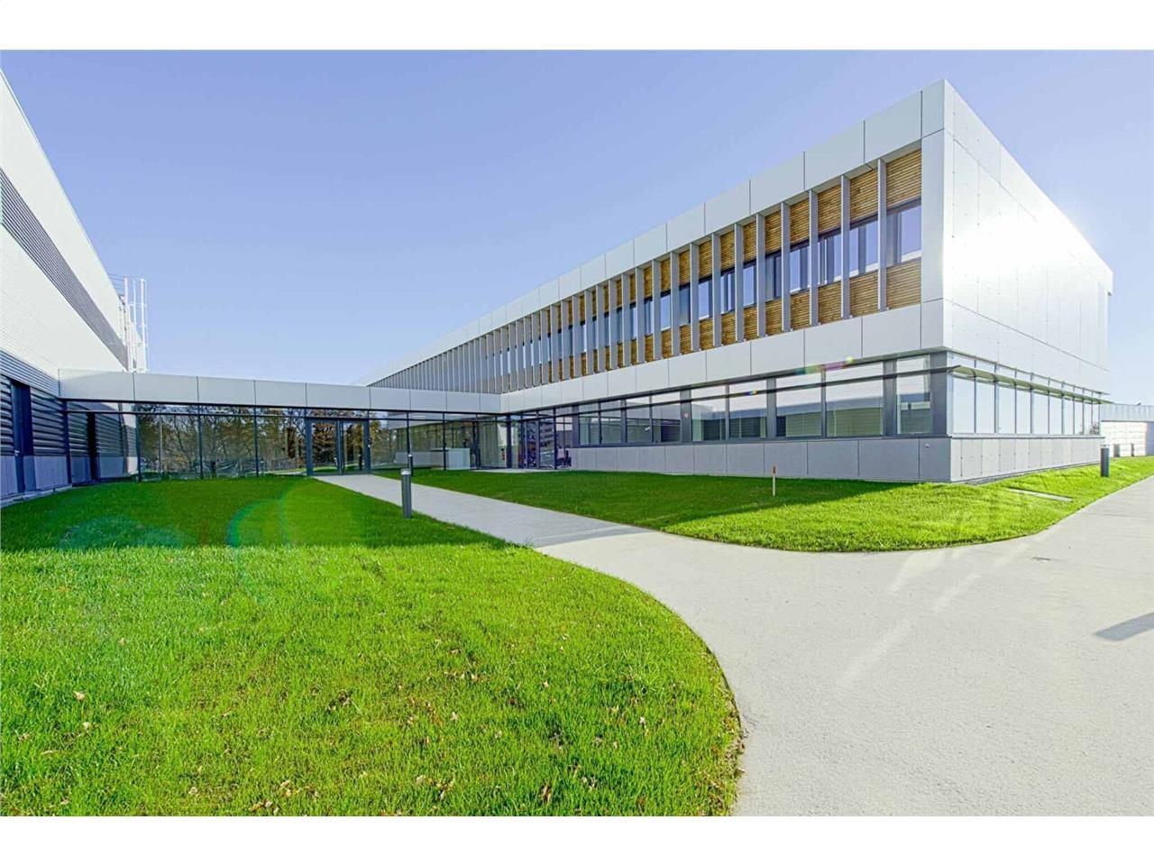 Vente local 2950.00 m² à LIMOGES