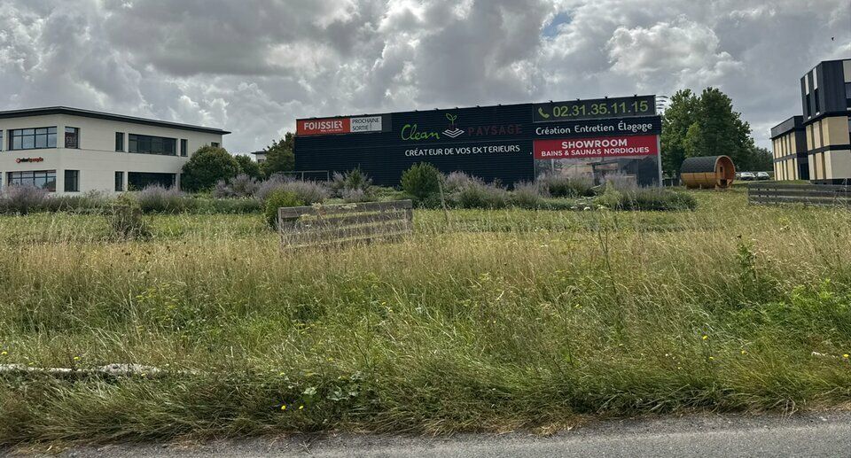 Location local d''activites 830 m² non divisibles