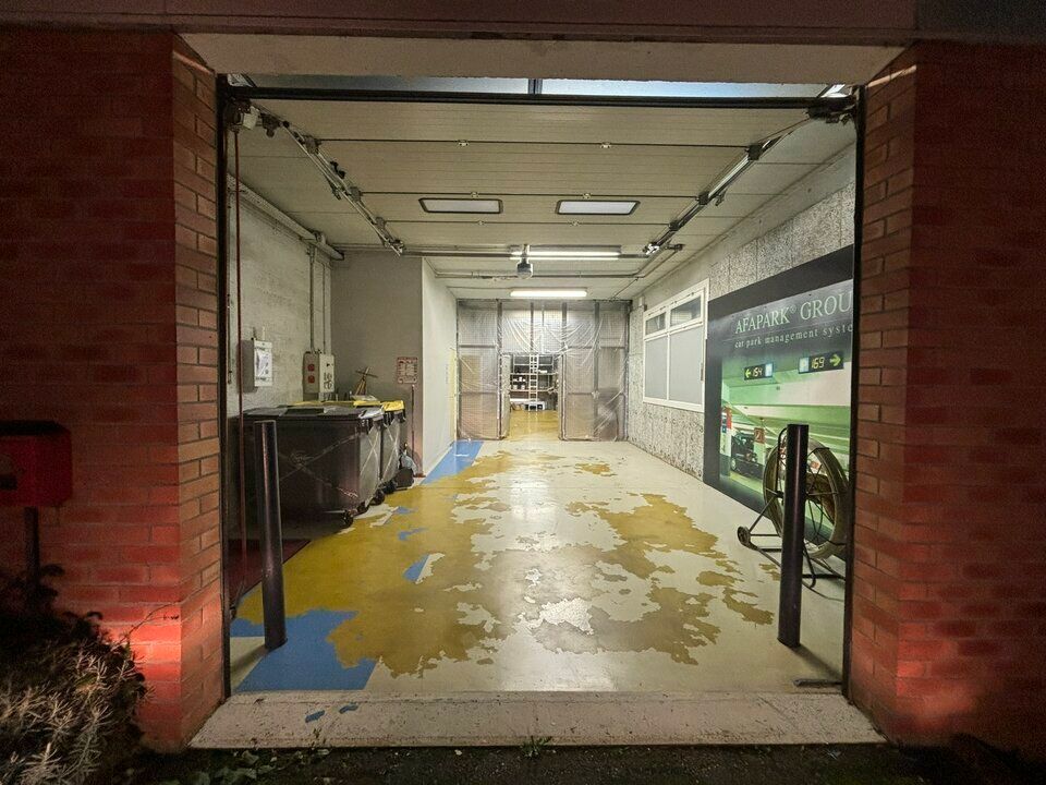 Vente local d''activites 325 m² non divisibles