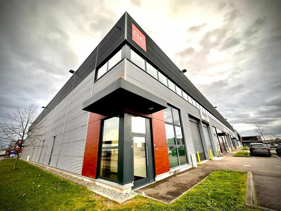 Location local d''activites 404 m² non divisibles