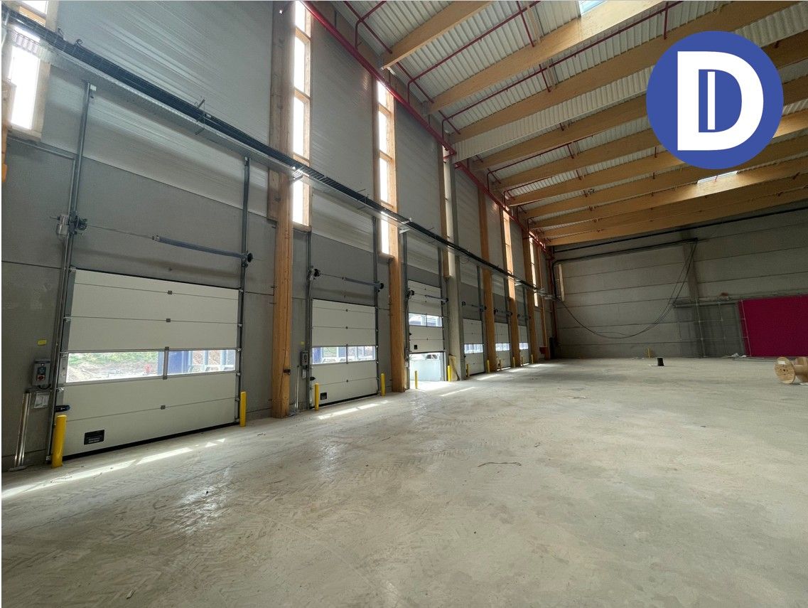 Location activites 15787.24 m² non divisibles