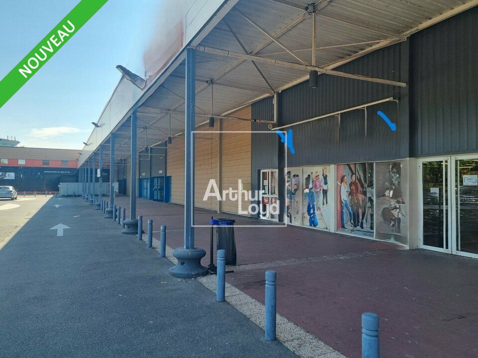 Location local commercial 900 m² non divisibles