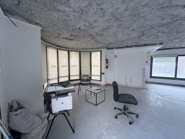 Location local commercial 160 m² non divisibles