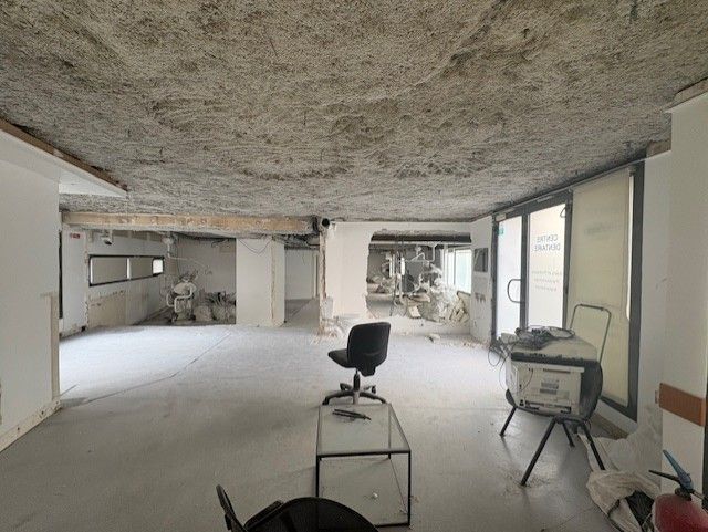 Location local commercial 160 m² non divisibles