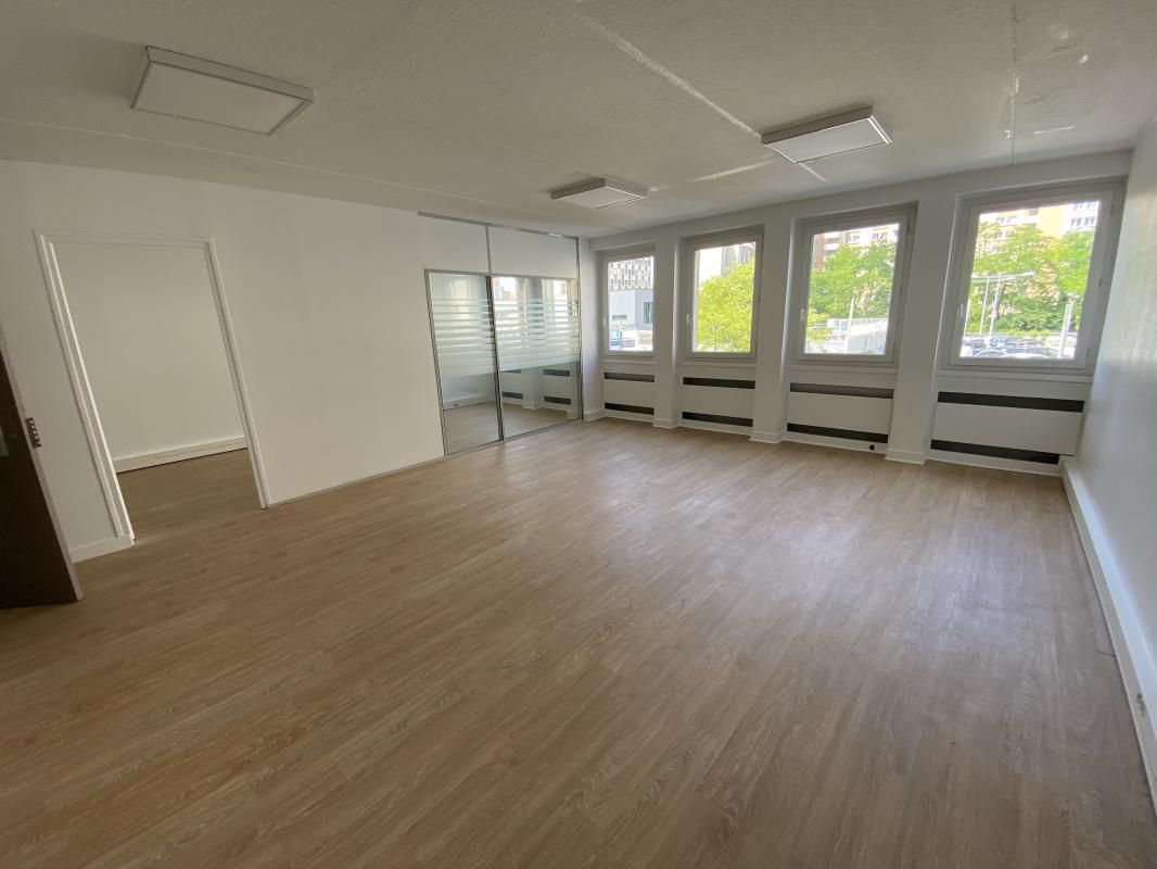 Location bureaux 250 m² divisibles à partir de 51 m²