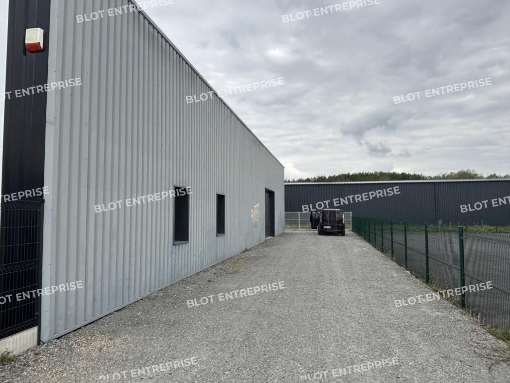Vente entrepôts 270 m² non divisibles