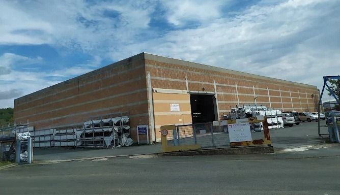 Vente entrepôts 4358 m² non divisibles