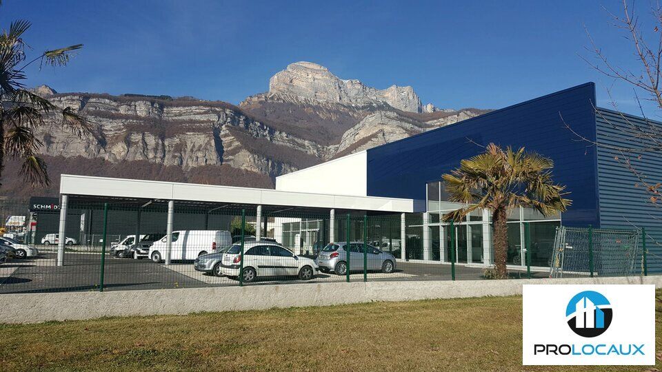 Location local commercial 900 m² non divisibles