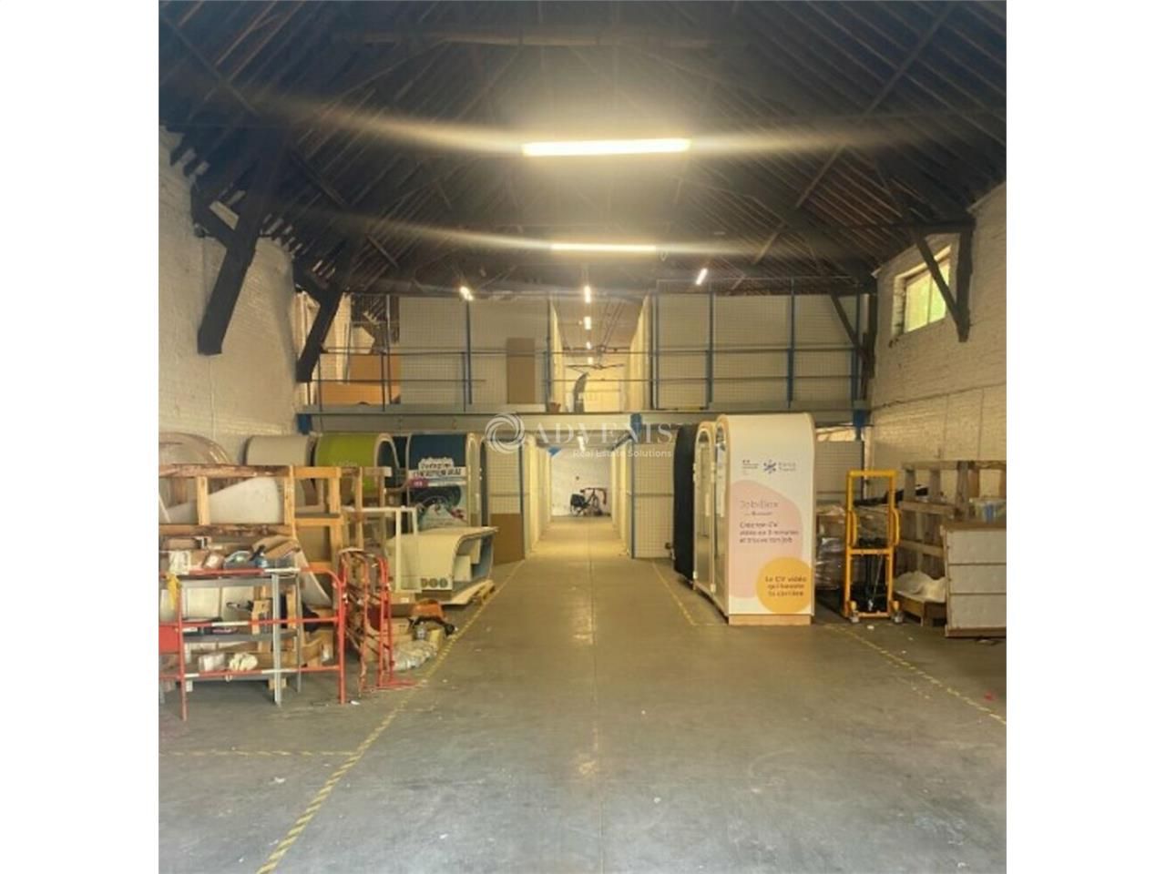 PARC DE LA PLAINE | LOCAL D'ACTIVITES DE 352 M² AVEC MEZZANINE 