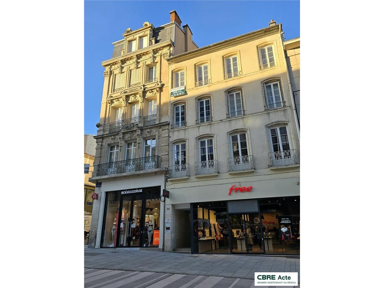 Location bureaux 230 m² divisibles à partir de 115 m²