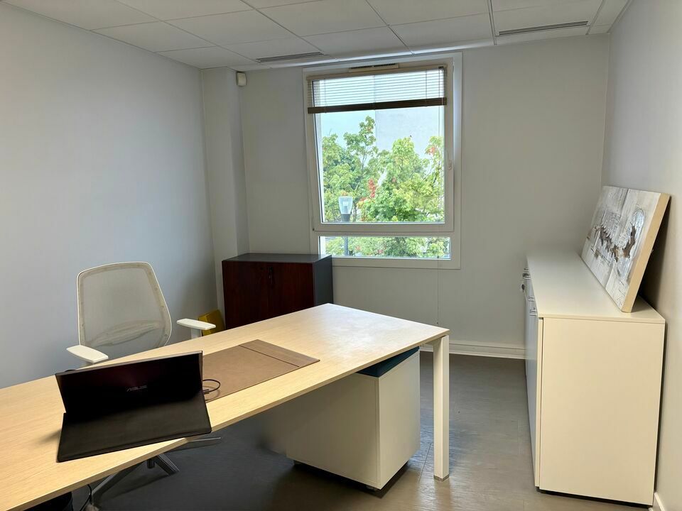 Location bureaux 16 m² non divisibles