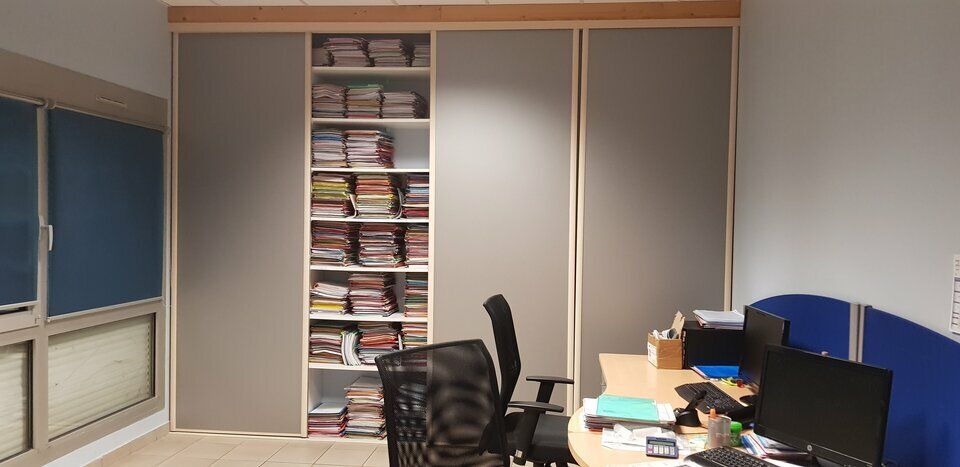 LA PARDIEU : IMMEUBLE INDEPENDANT DE BUREAUX D'ENVIRON 283M² A LOUER