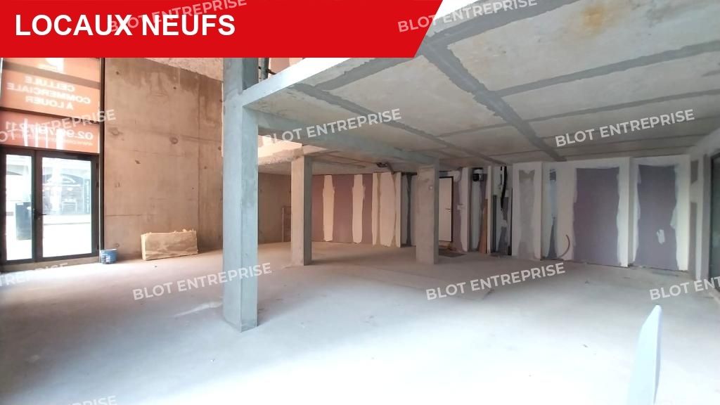 Location bureaux 136 m² non divisibles
