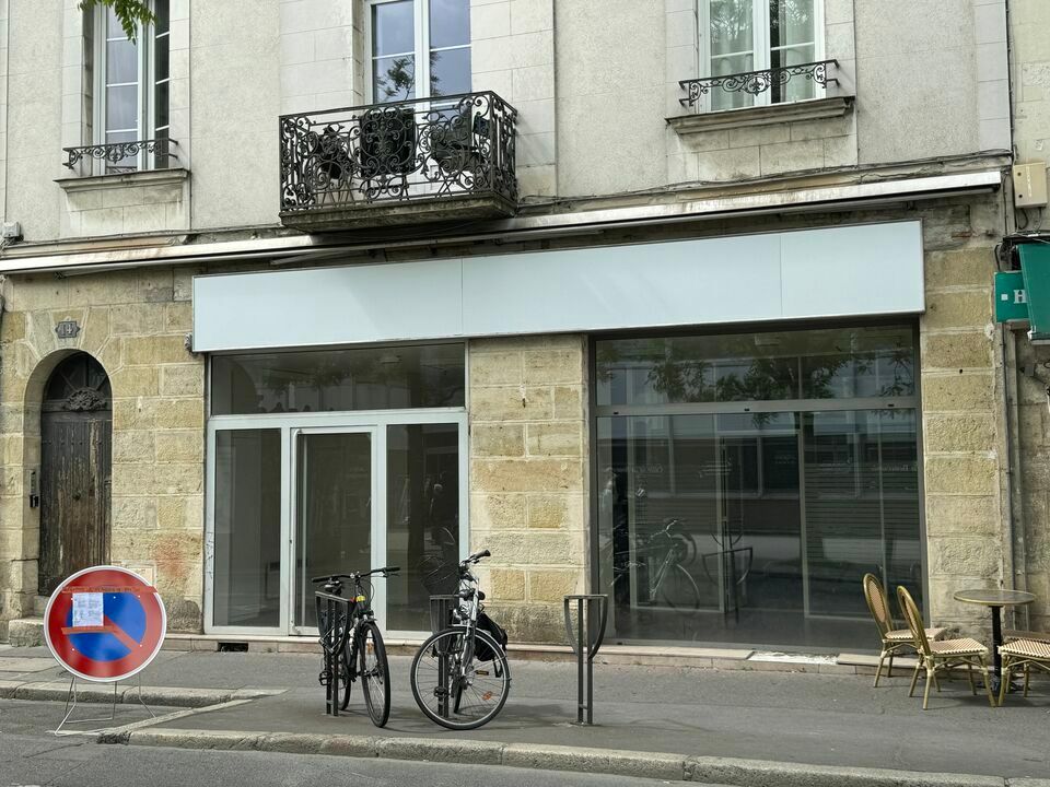 Location local commercial 103 m² non divisibles