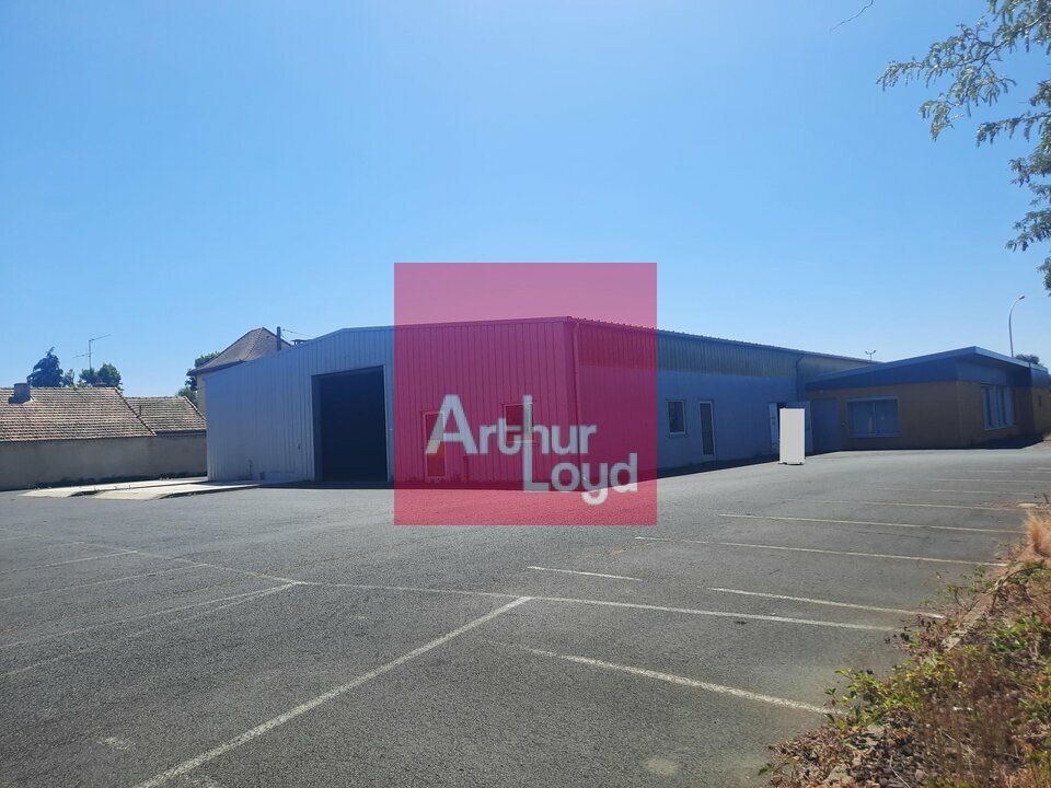 Vente local d''activites 880 m² non divisibles