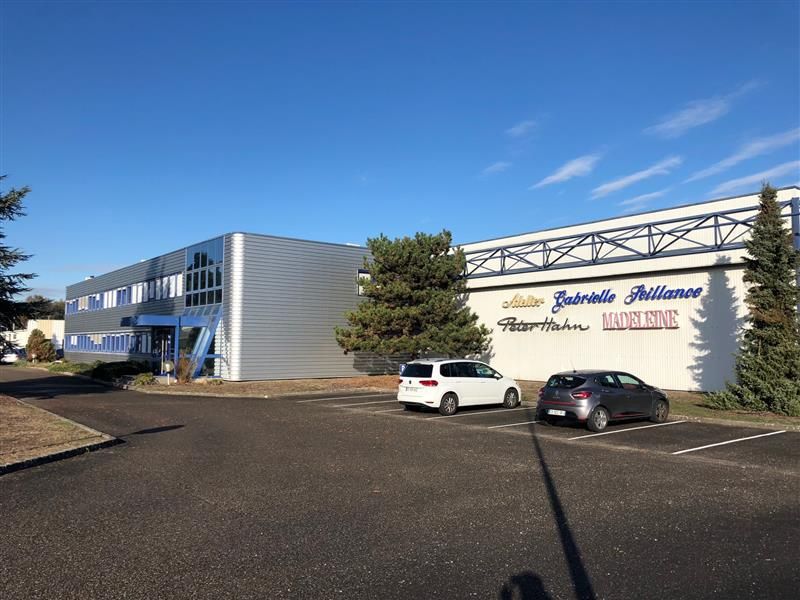 Vente entrepot 4185 m² divisibles à partir de 2500 m²