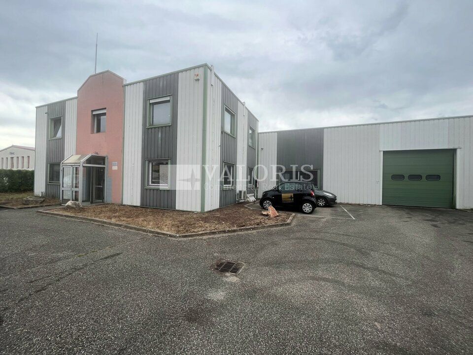 Vente local d''activites 858 m² non divisibles