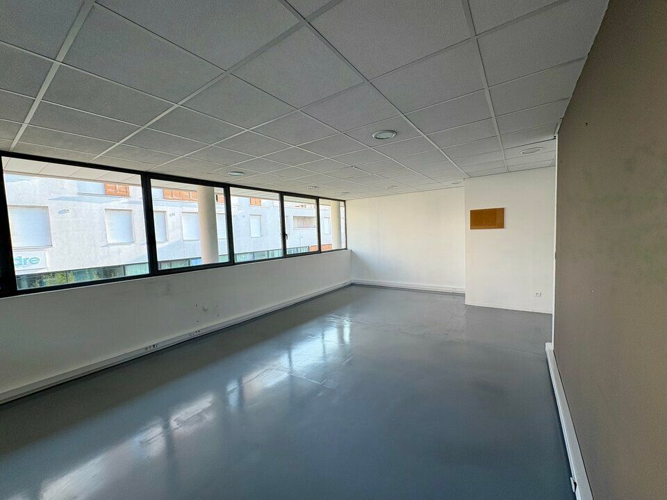 DIJON - AXE DRAPEAU / REPUBLIQUE - A LOUER