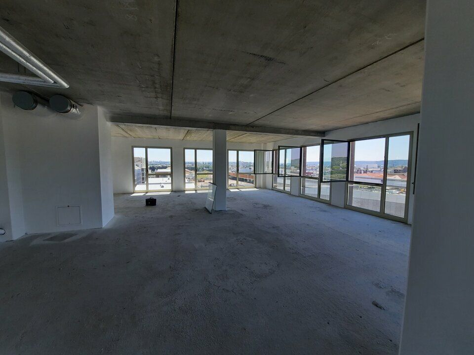 VUE EXCEPTIONNELLE - Programme neuf - Bureaux + parkings - Vue à 360°.