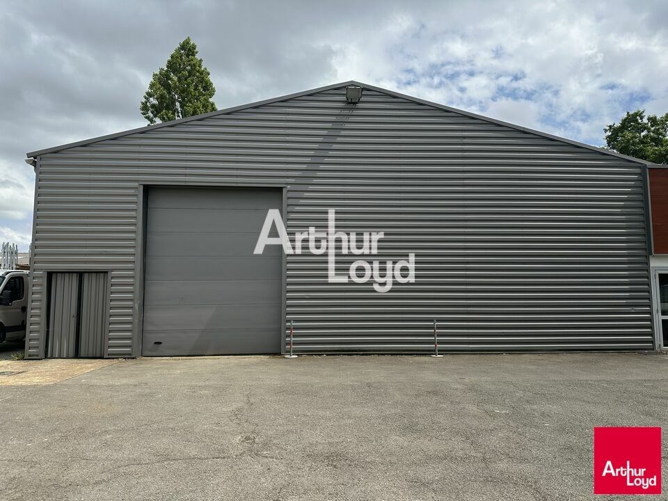 Location local d''activites 390 m² non divisibles