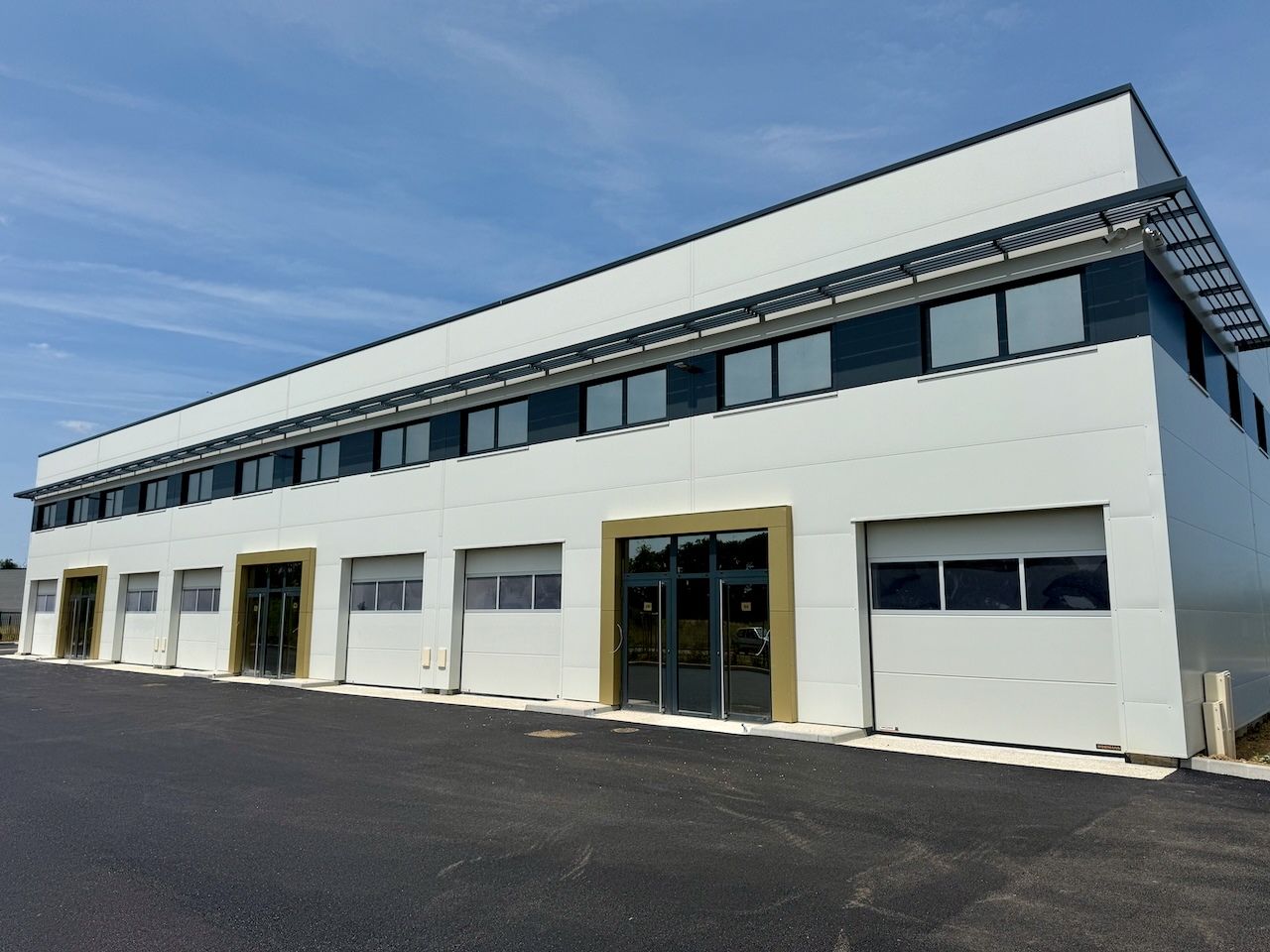 Location local 175 m² à SAINT PIERRE DU PERRAY