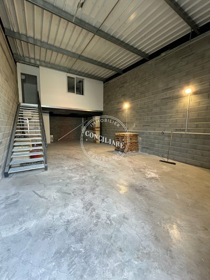 Vente entrepot 100 m² non divisibles