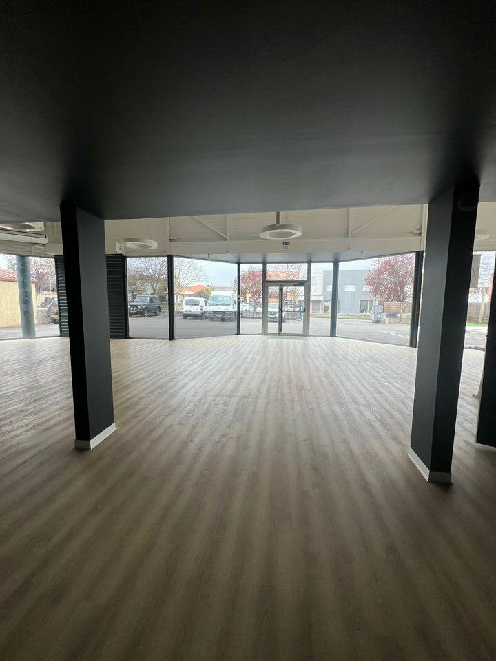 LOCATION LOCAL COMMERCIAL 270M2 - SAINT ORENS. 