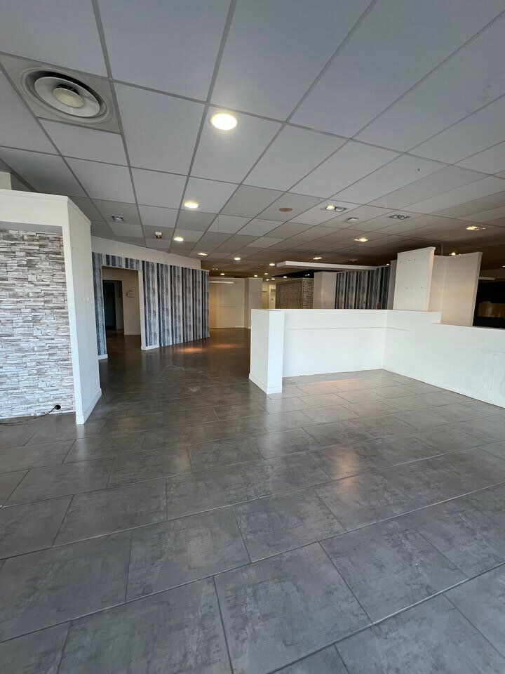 Location local commercial 450 m² non divisibles