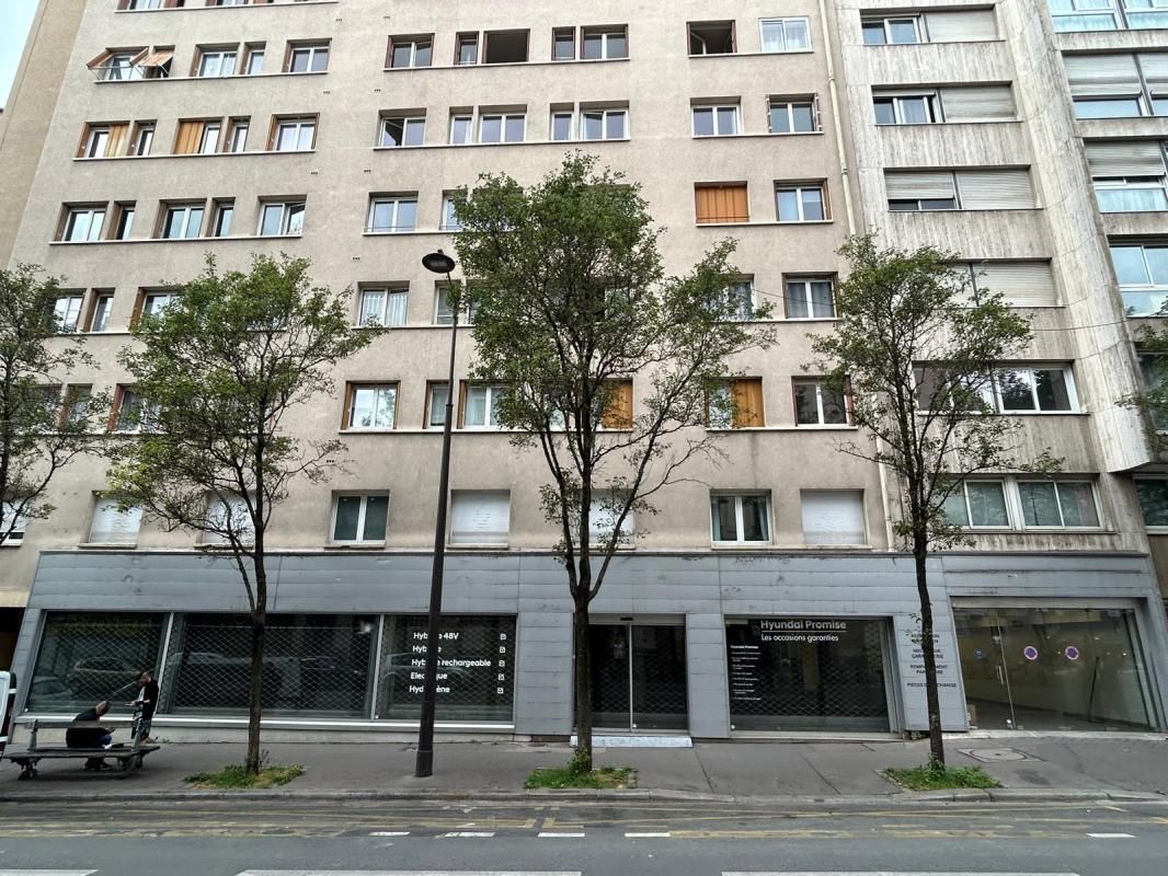 Location local commercial 543 m² non divisibles