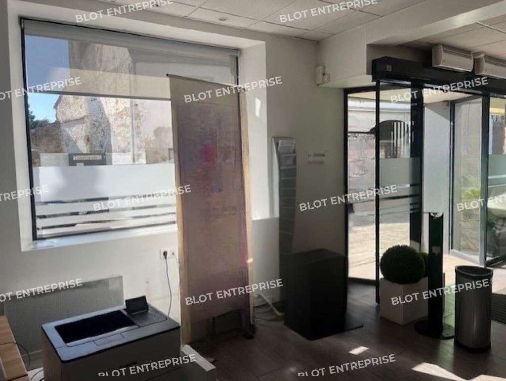 Location local commercial 155 m² non divisibles