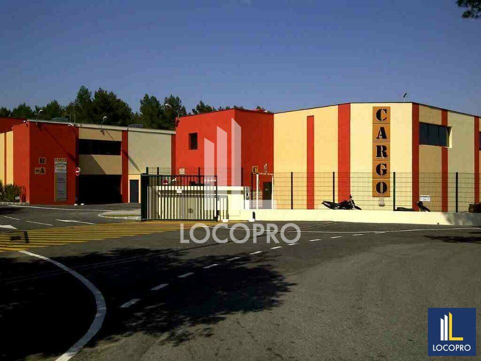 Location local d''activites 8 m² non divisibles